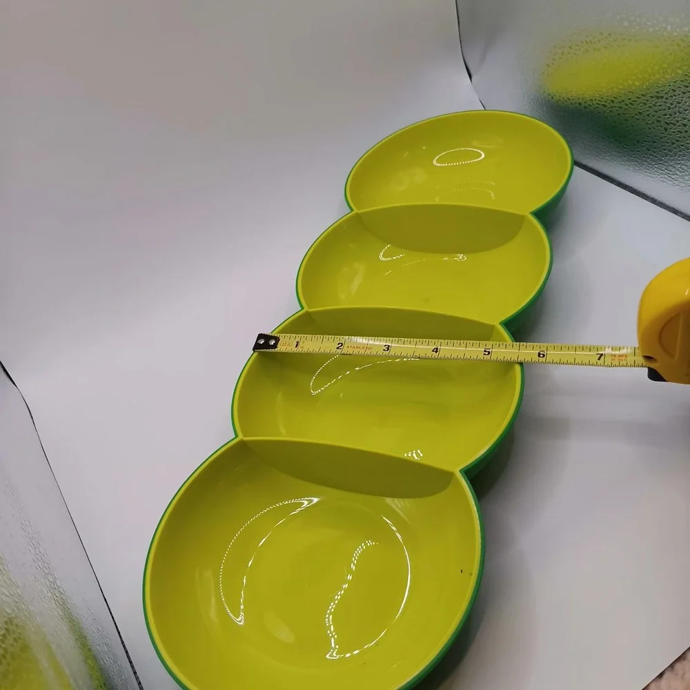 Green 4-Section Plastic Divided Serving Tray Scalloped Snack Dish 14 Inch